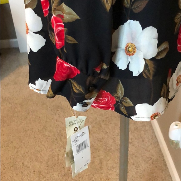 NEW Easy Spirit Floral Blouse Size 1 (8-10) - Picture 3 of 6